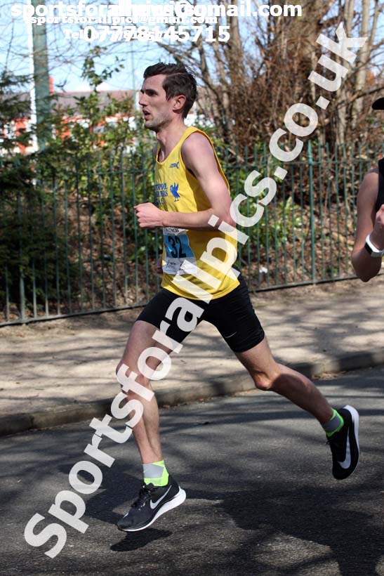 Senior mens Northern 12 Stage Road Relay Champs., Birkenhead Park. Photo: David T. Hewitson/Sports for All Pics